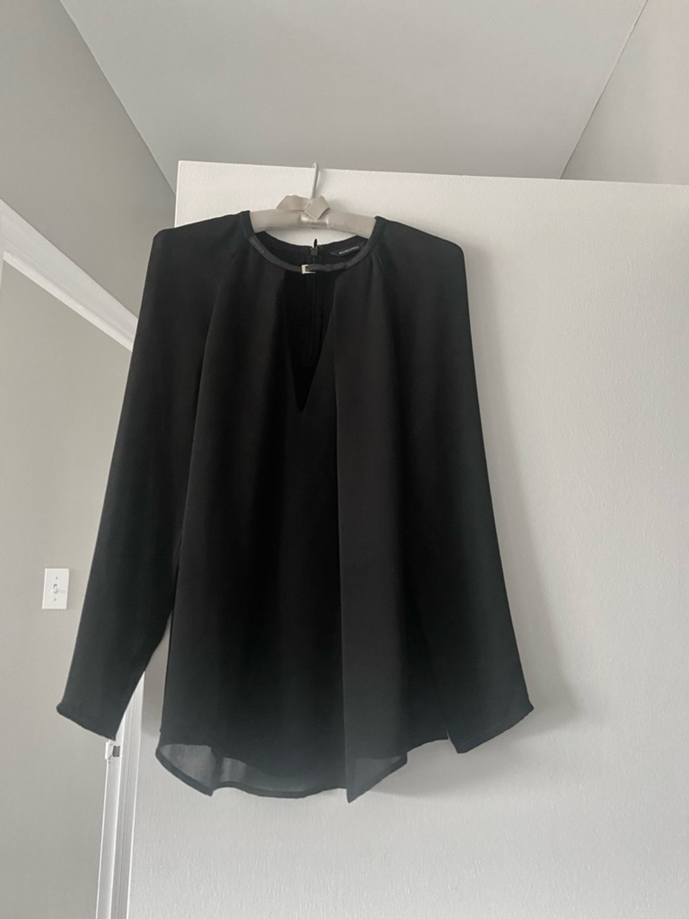 Marciano Black Long-Sleeve Keyhole Blouse
